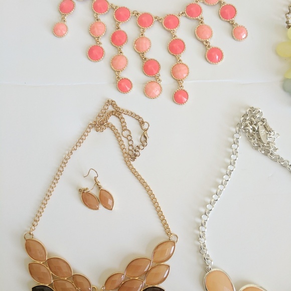 Necklaces - Picture 3 of 4